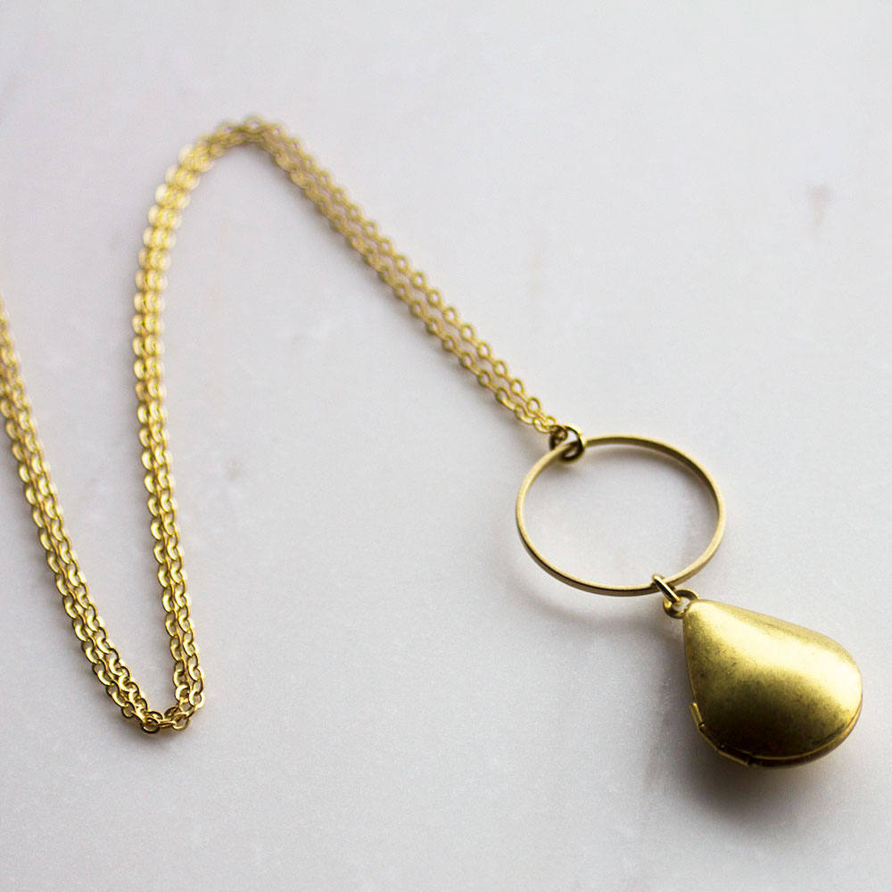 Gold Locket, teardrop locket, modern locket, long necklace, Gift for Her, Gift for mom wife, keepsake Gift, Personalised Keepsake